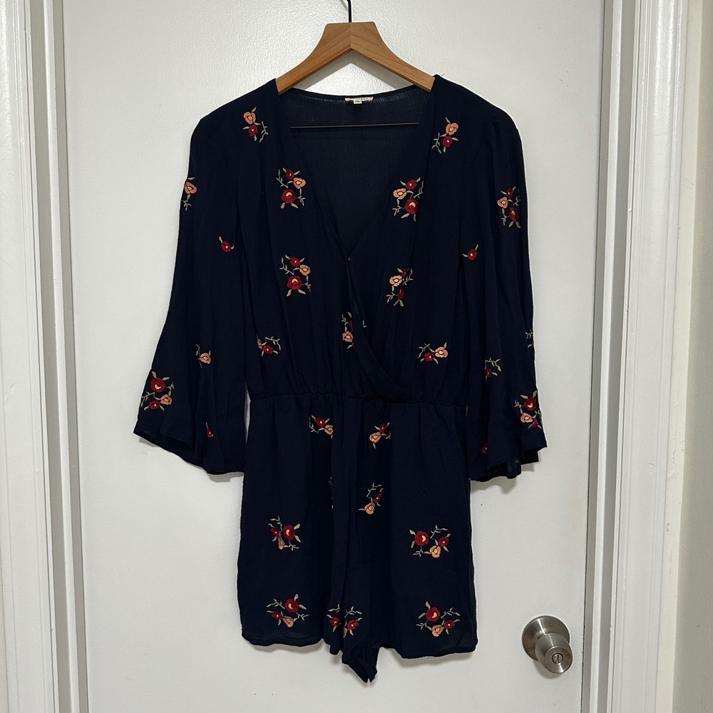En Creme |‎ Women's Navy Blue Floral Embroidered Bell Sleeve Romper, Size S